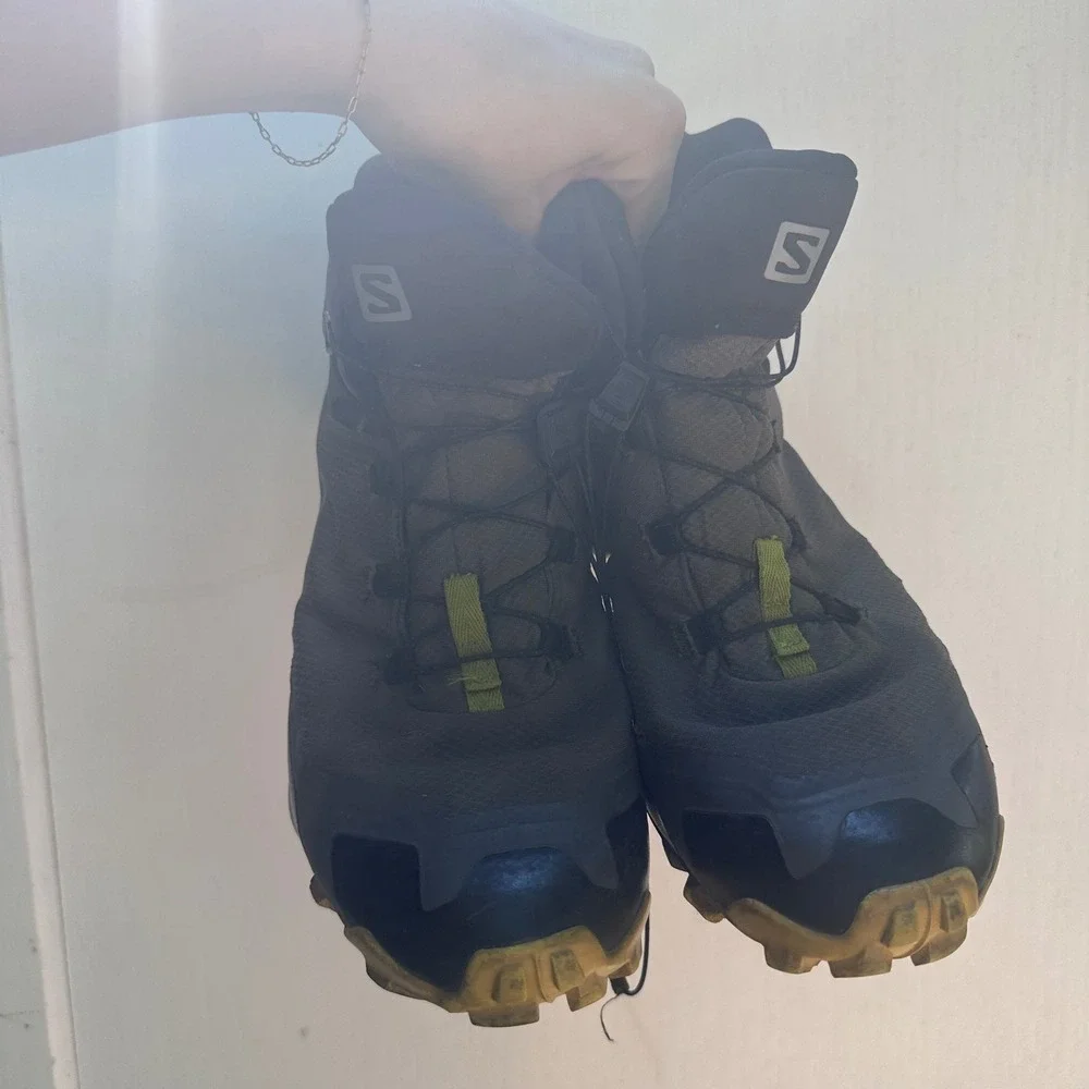 Salomon Cross Hike Mid GTX Dark Grey Black Lime Mens 10.5 Hiking Boots